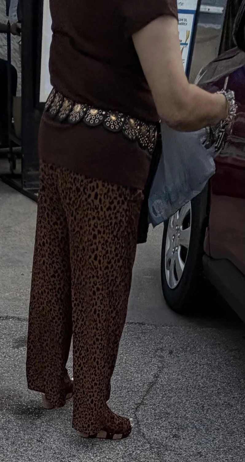 Latina MILF creep shot feet in heels image 27