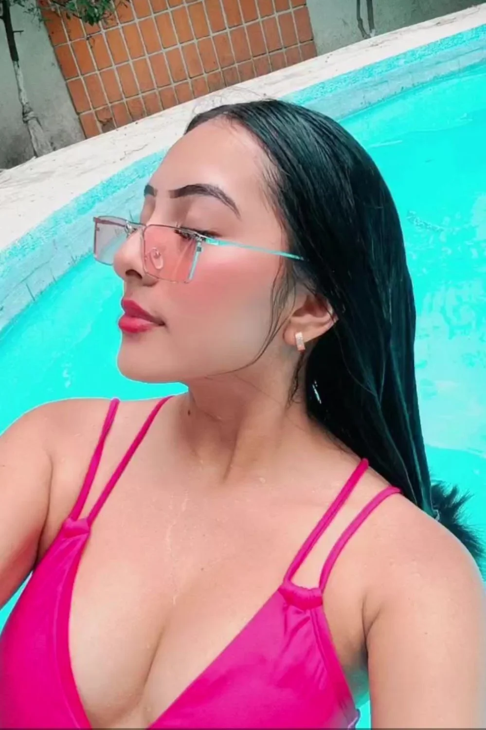 La puta tetona sexy de Karime image 15