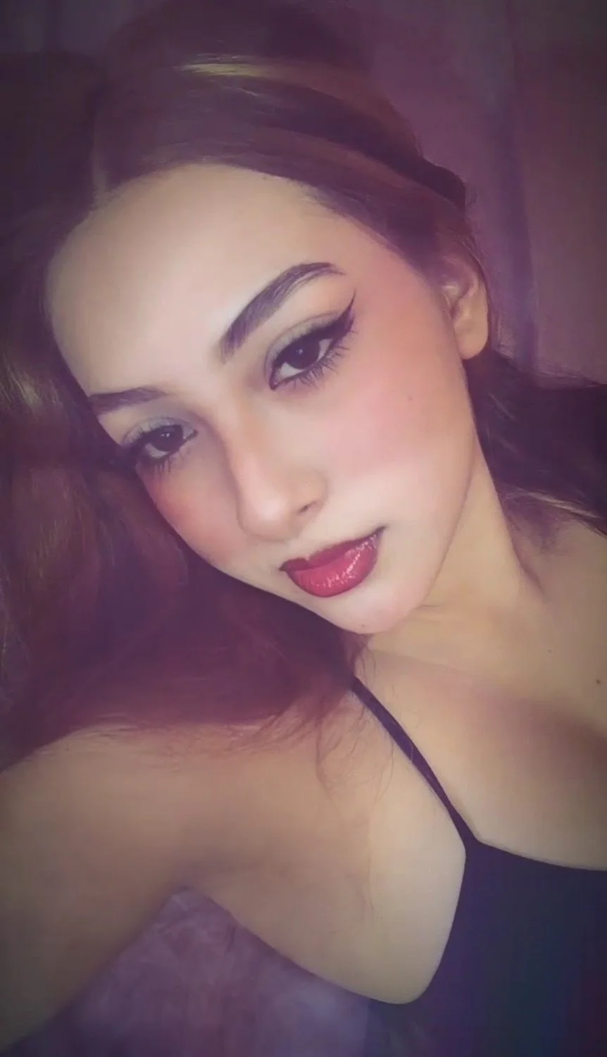La puta tetona sexy de Karime image 3