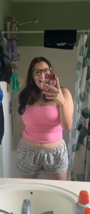 Exposing Webslut Elizabeth image 2