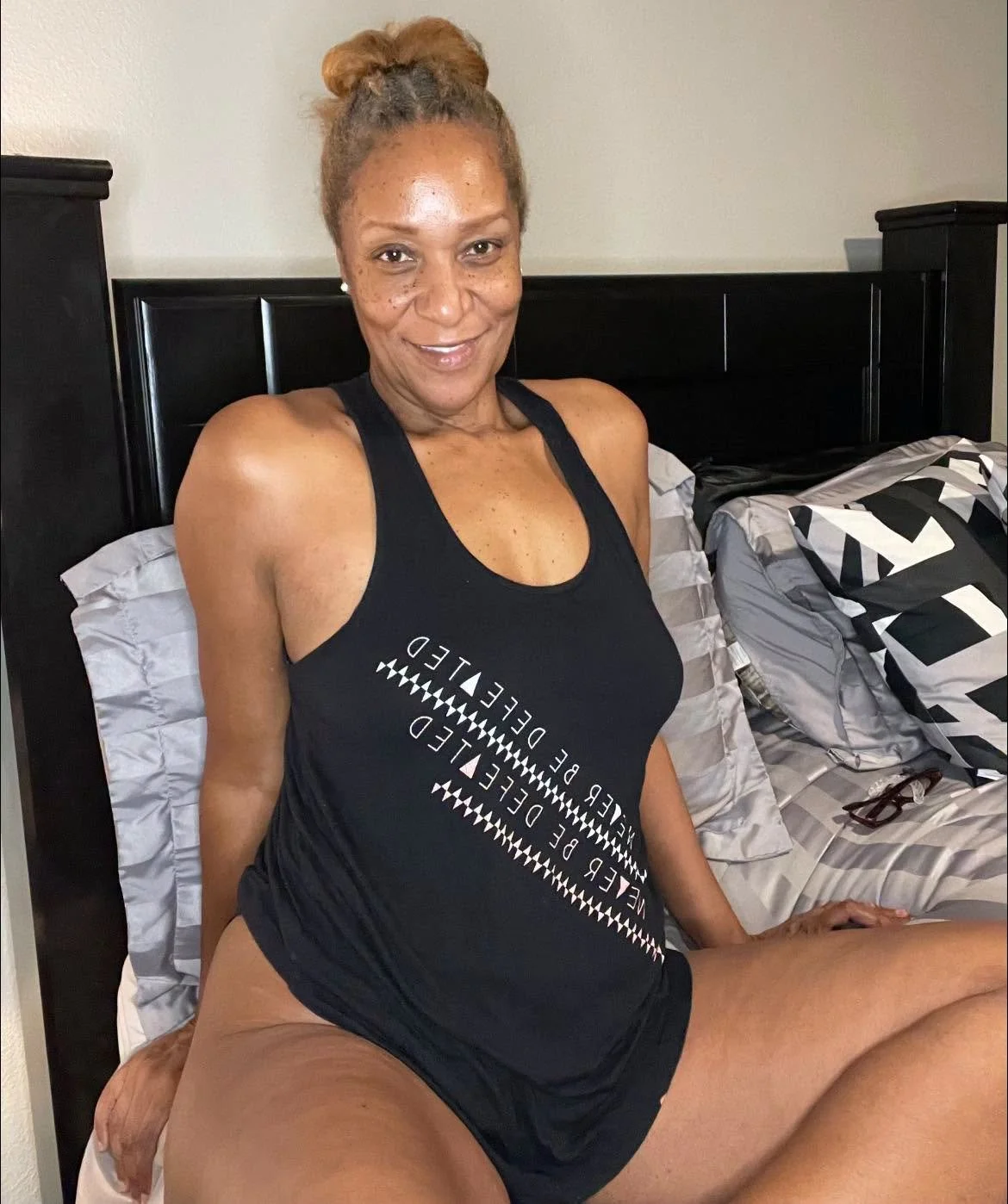 SANDRA EBONY MATURE image 10