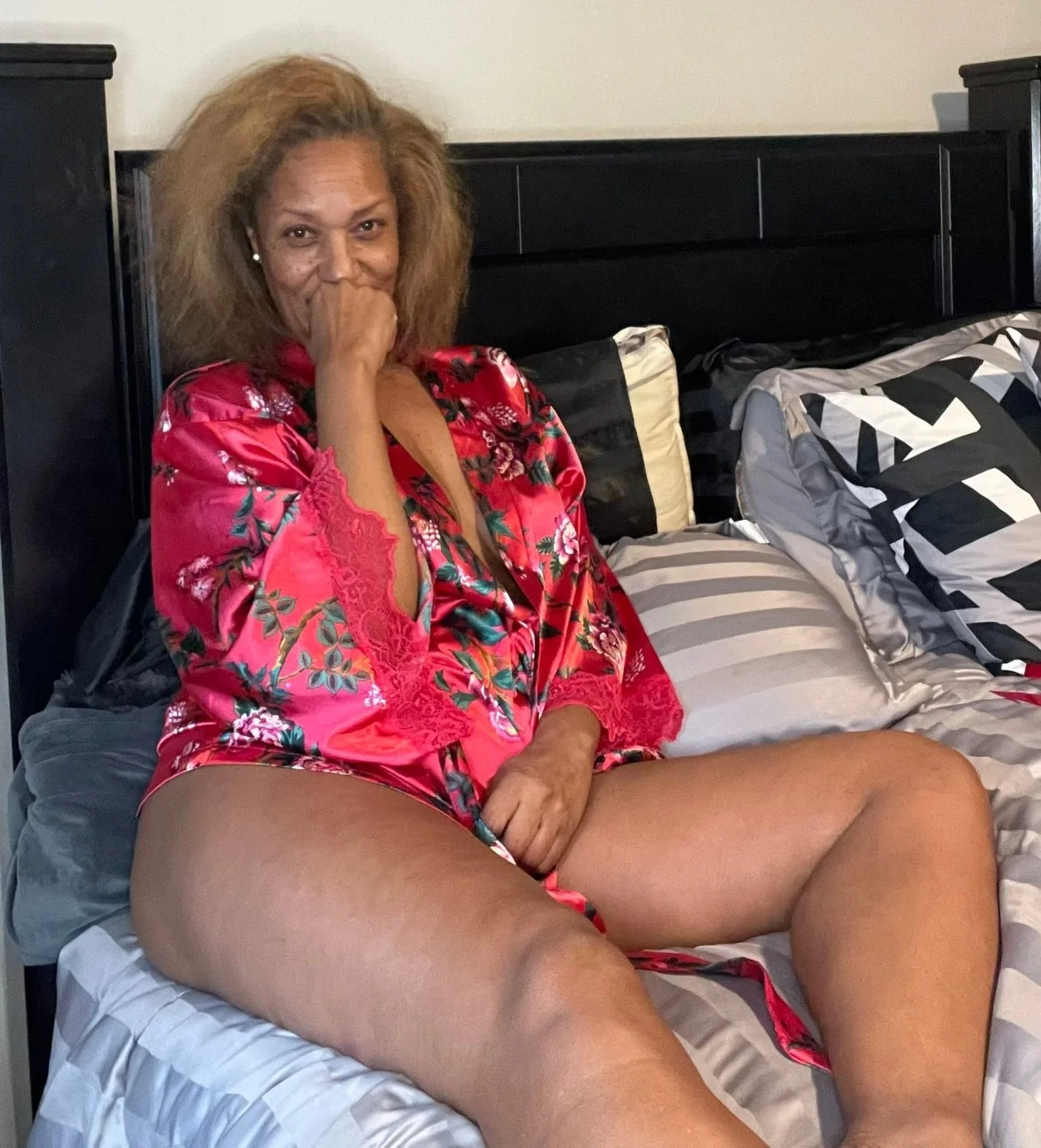 SANDRA EBONY MATURE image 12