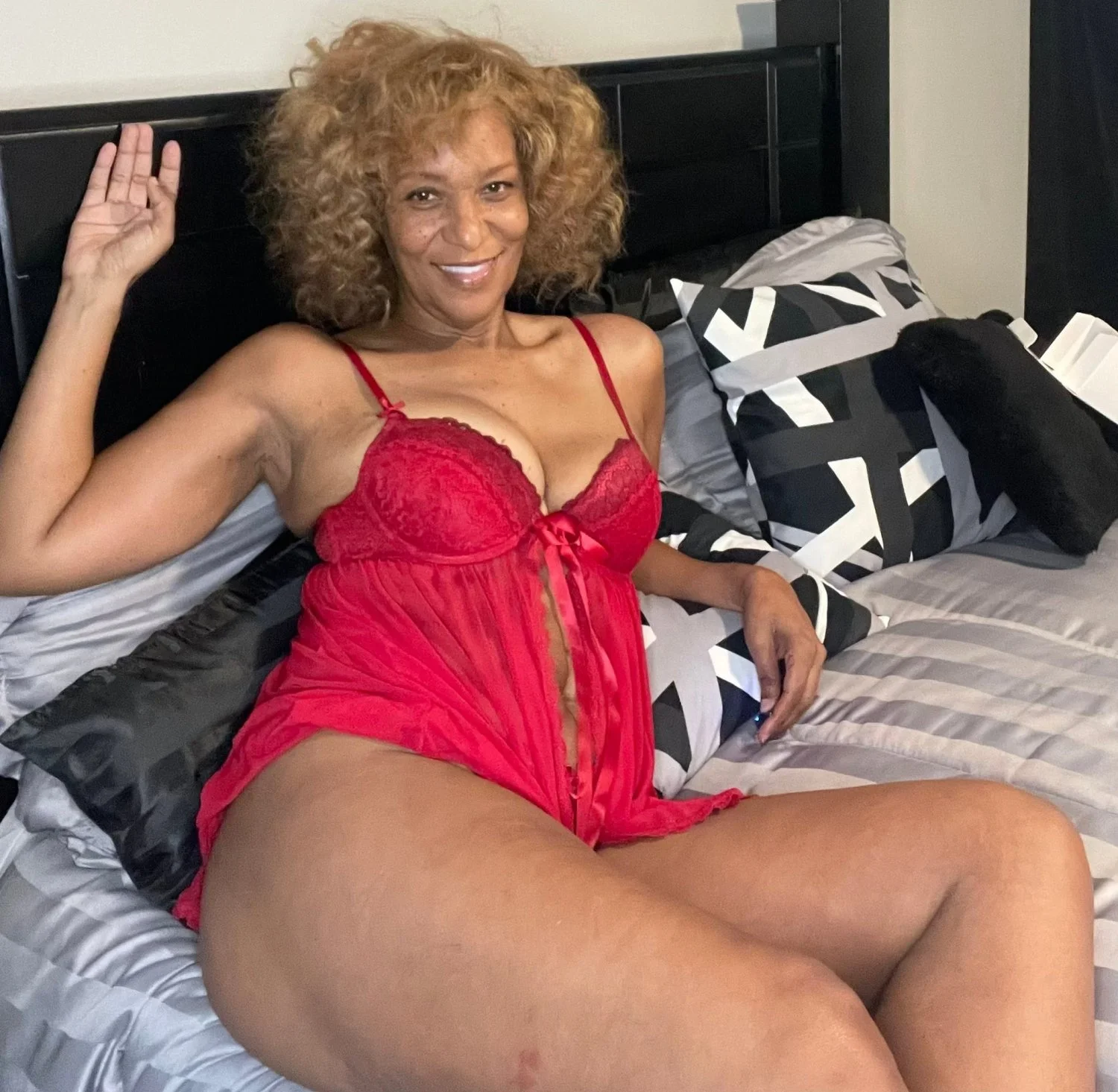 SANDRA EBONY MATURE image 20