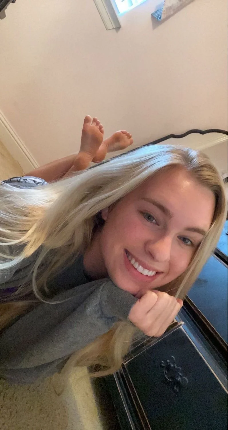 Blonde Texas Influencer Amateur Soles image 7