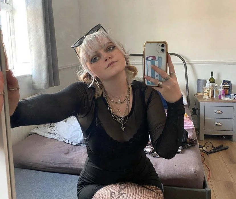 Lucy mirror pics image 9