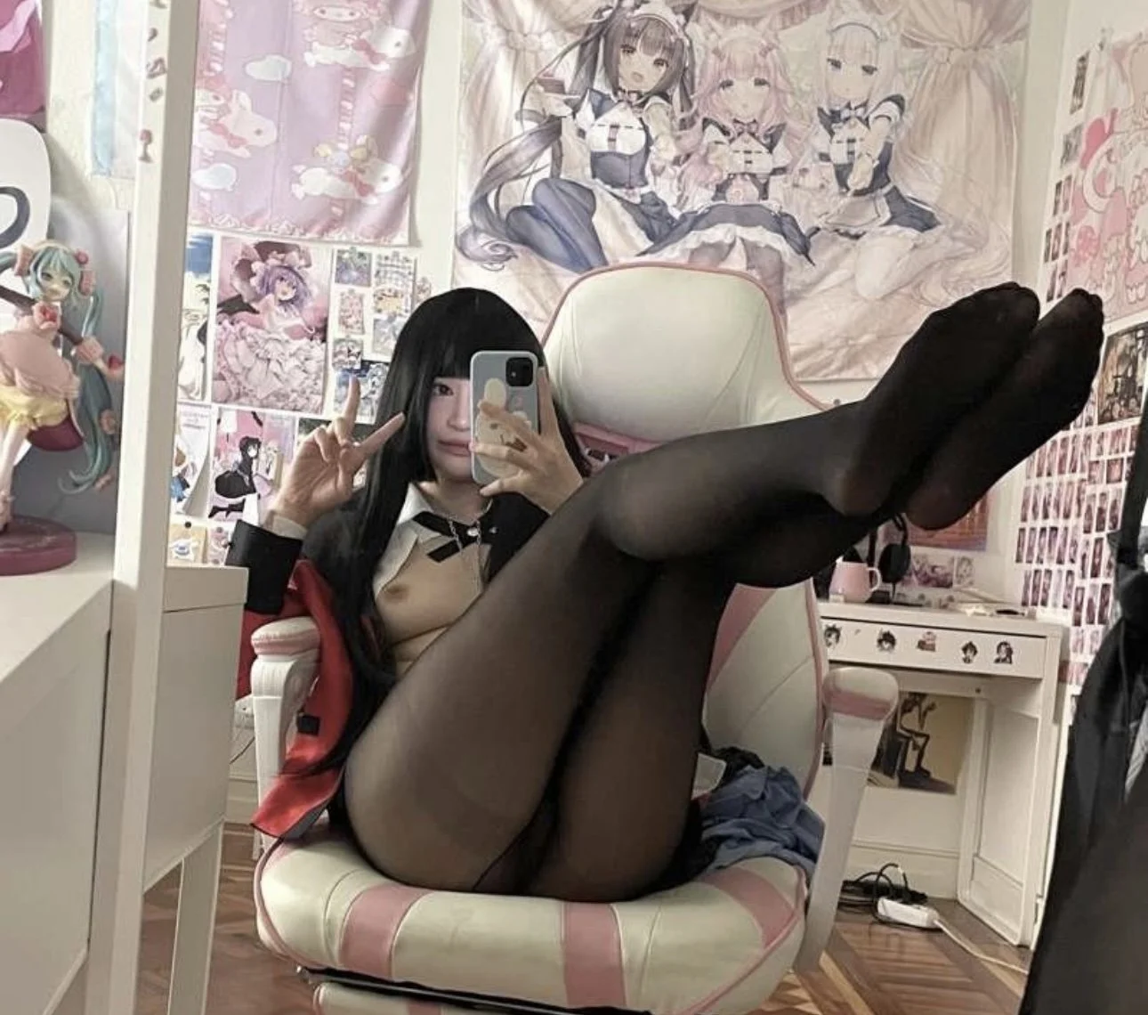 A bunch of sluts wanted my attention this morning image 17