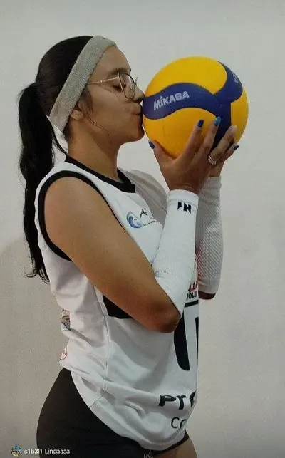 VAZOU - Novinha peituda jogadora de vôlei de Campinas, viciada levar gozada dentro do namorado cover image