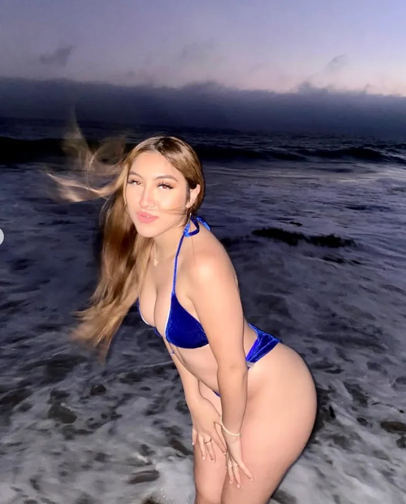 beautiful latina with a great ass image 23