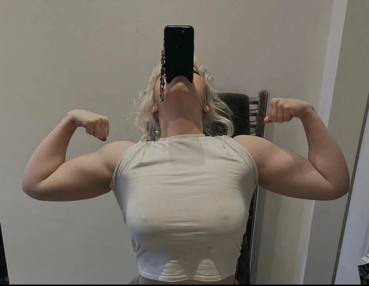exposing dirty perverted whore who I’ve been messaging, sеxt with me next. Send a dee em. main image