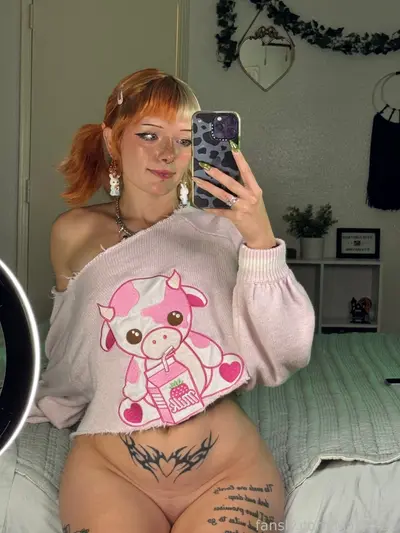 Egirl Ruiva Gostosinha Vazada cover image