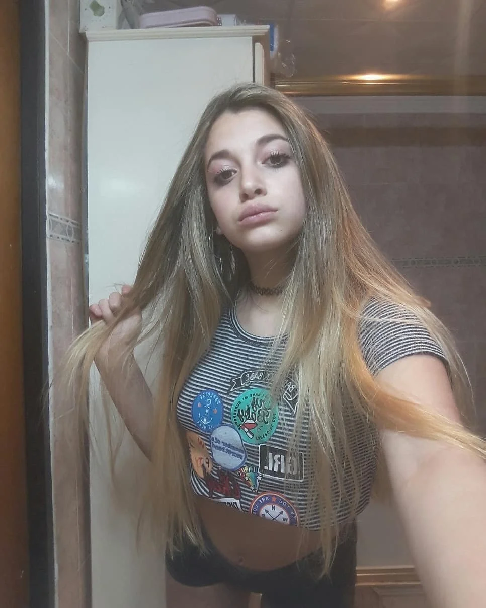 Trola Argentina blanquita sexy Culona rica con sabroso coño grueso image 2