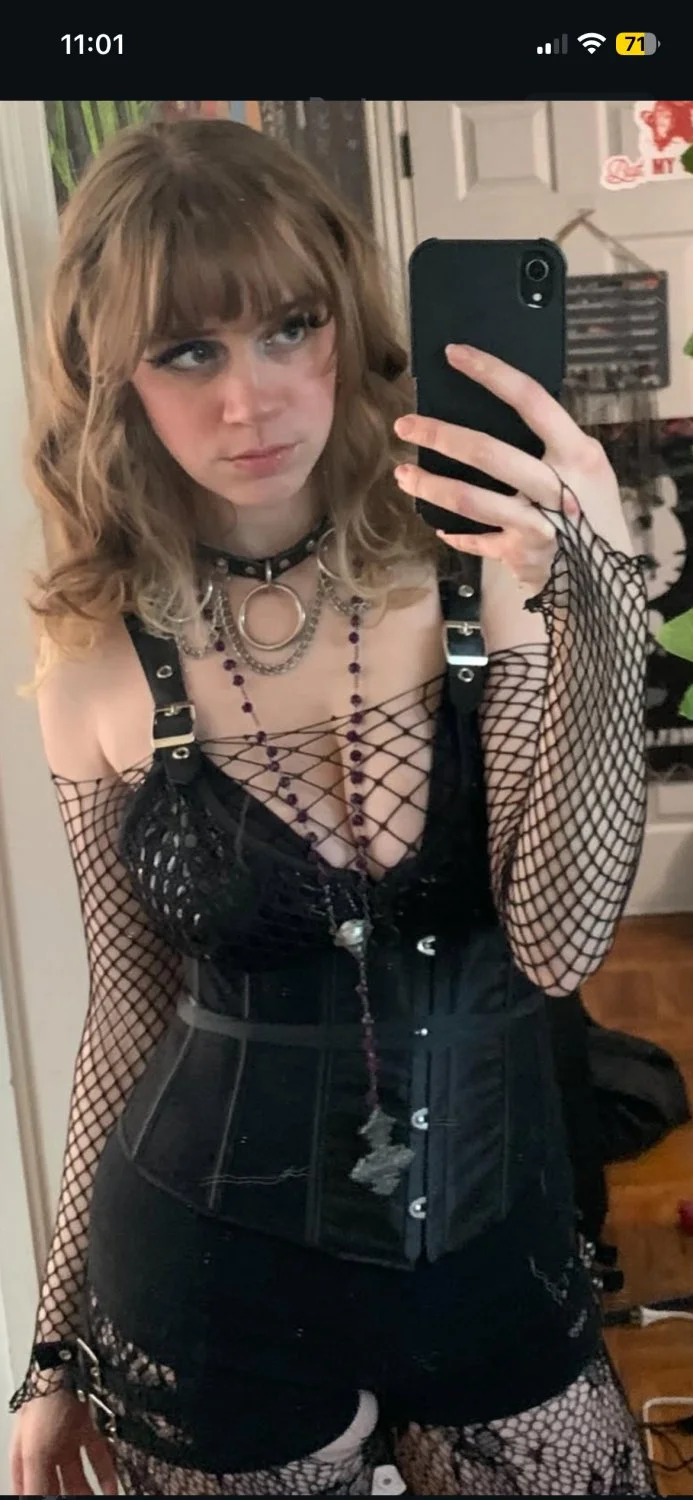 Emo slut needs BWC image 10