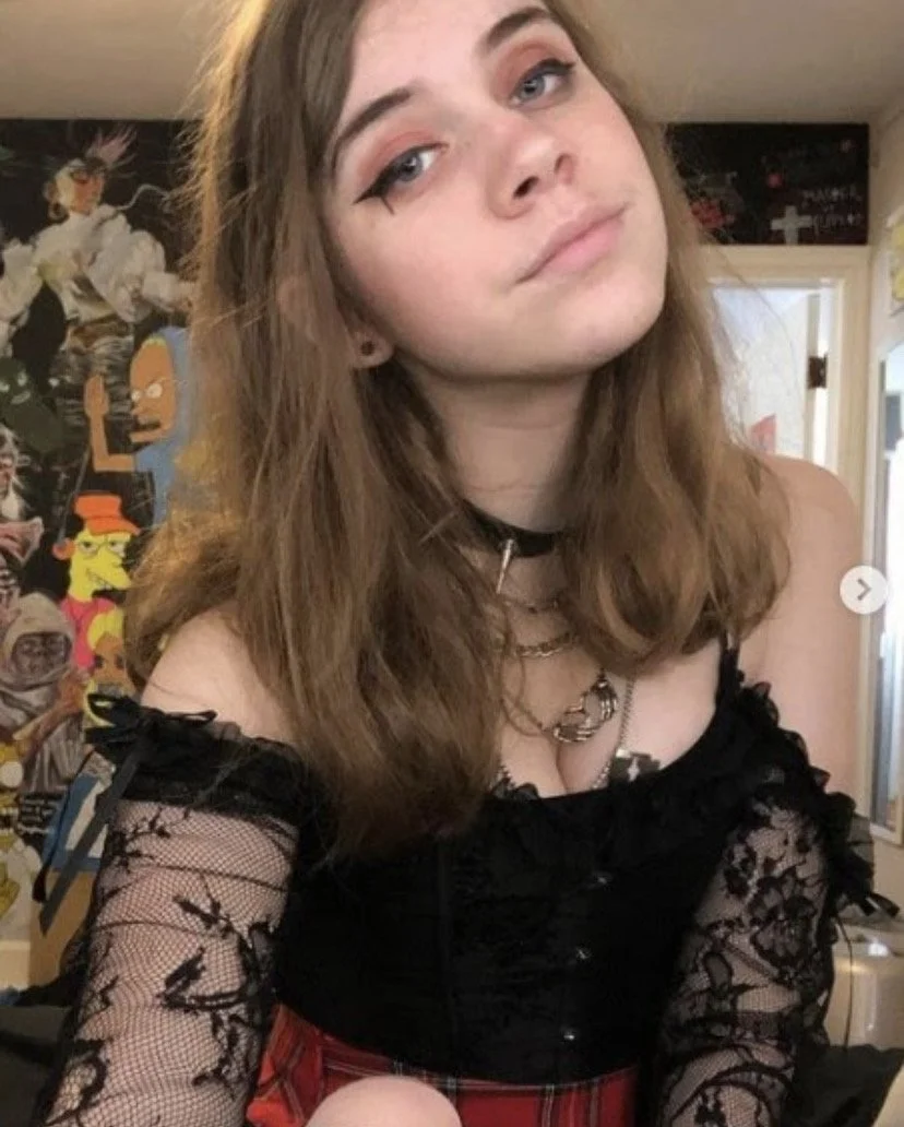 Emo slut needs BWC image 13