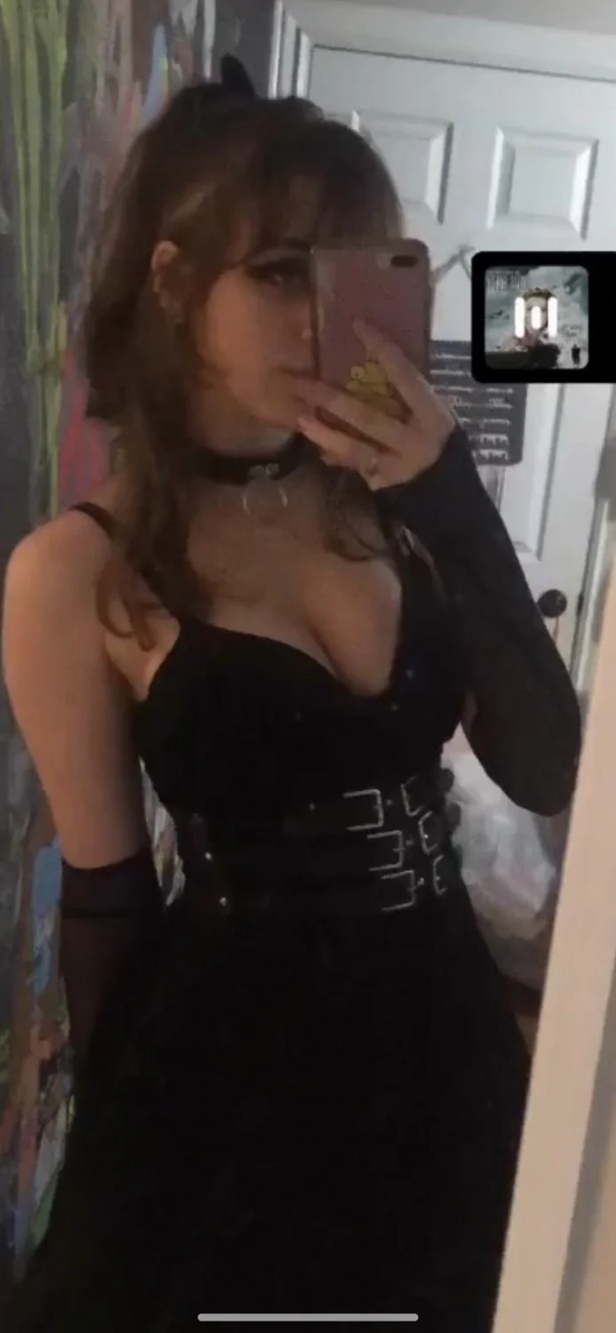 Emo slut needs BWC image 15