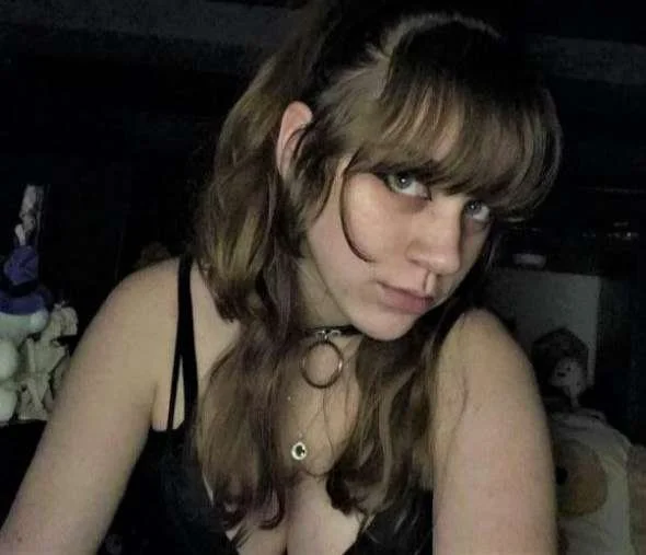 Emo slut needs BWC image 2