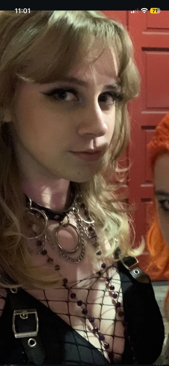 Emo slut needs BWC image 8