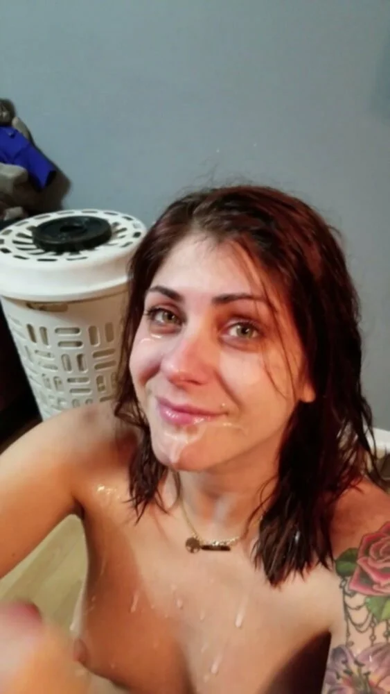 Tatted slut BJ main image