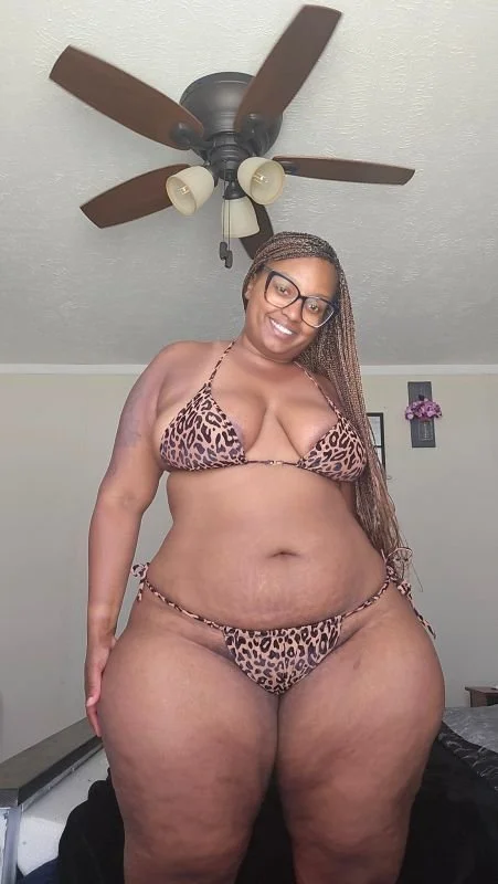 BBW EBONY morena con enorme Culote y tetas grandes caderona black image 17