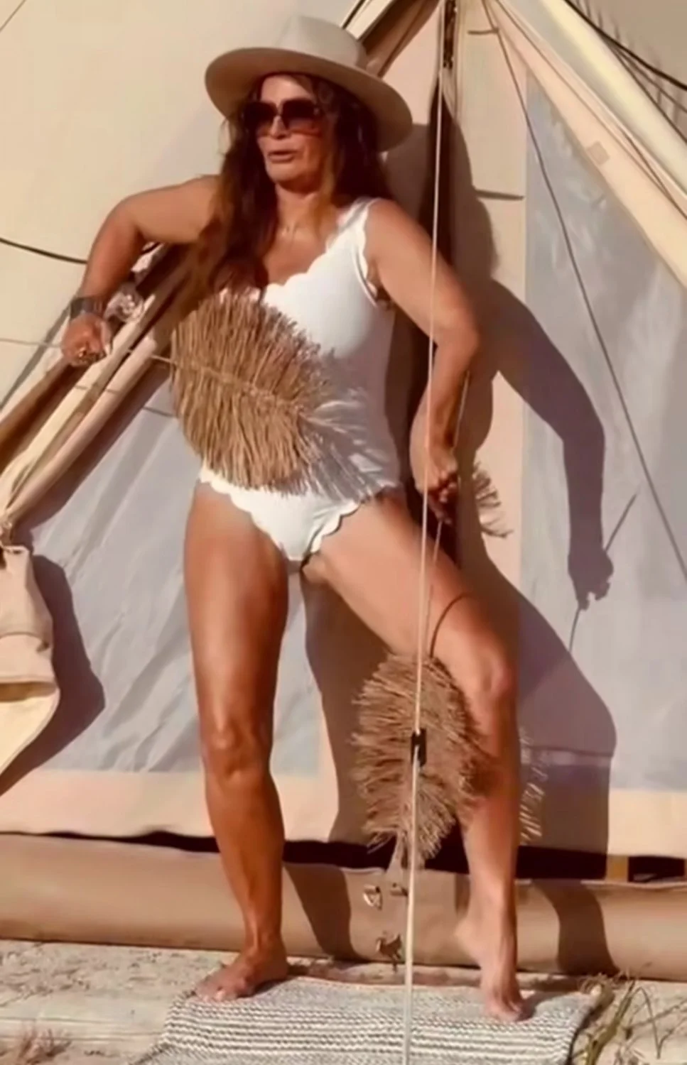 Swedish Milf Singer Carola Häggkvist image 6