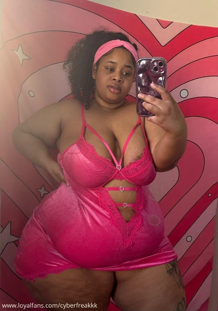 Fluffy BBW image 5