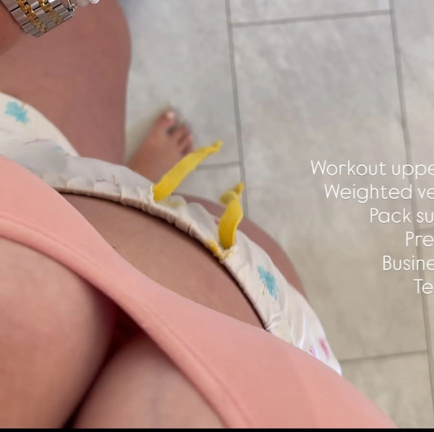 Fit mom avec des grosses boules image 6