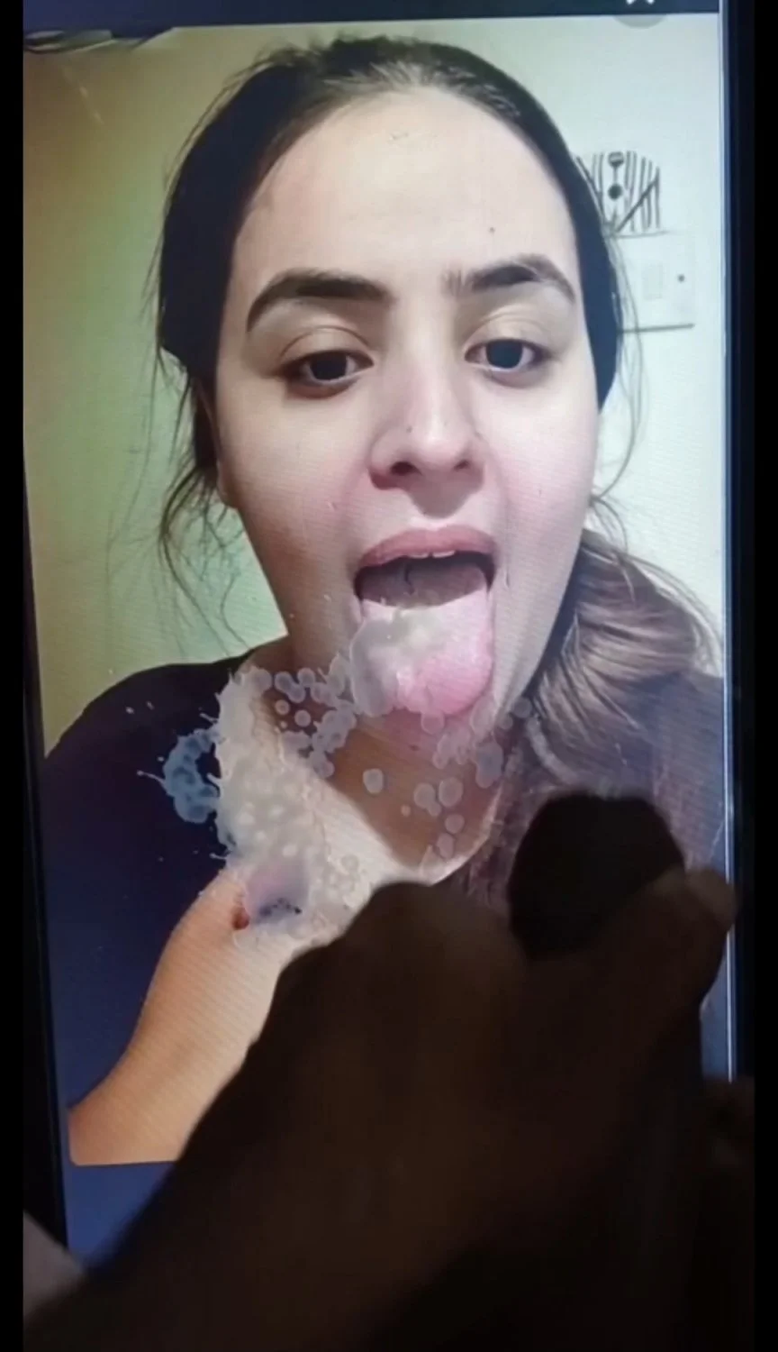SEXY BHABI GETS TRIBBED BY AN INDIAN MAN image 3