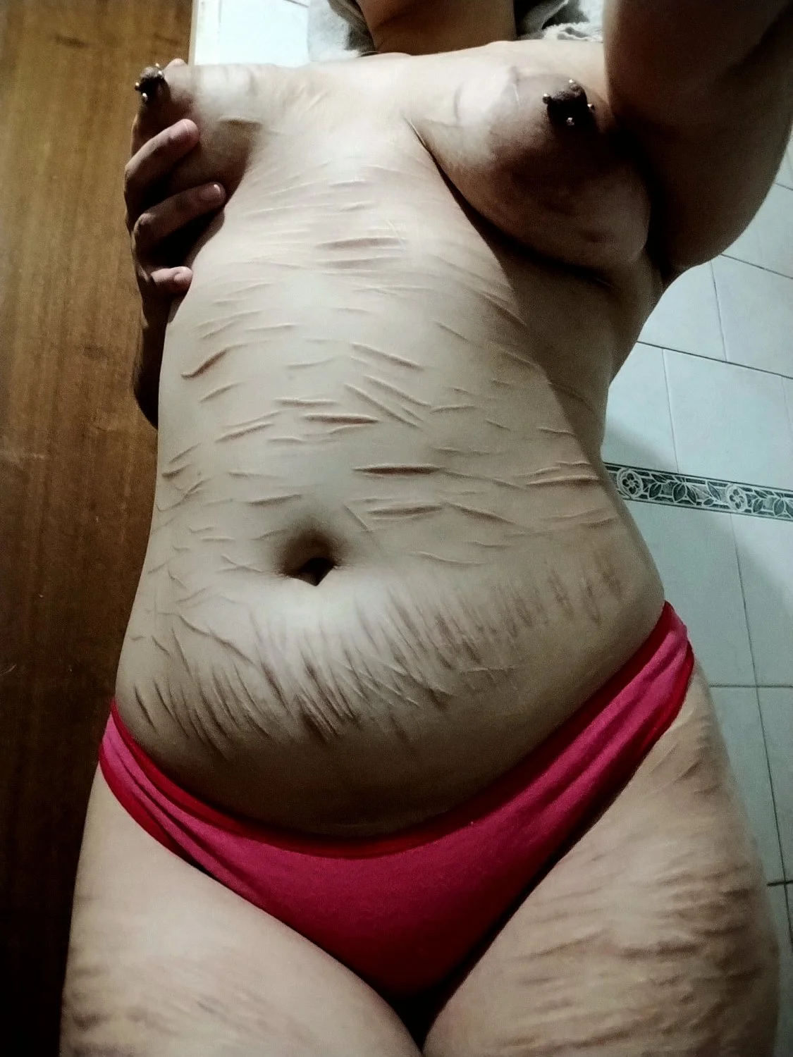 Mi sobrina la putita masoquista image 10