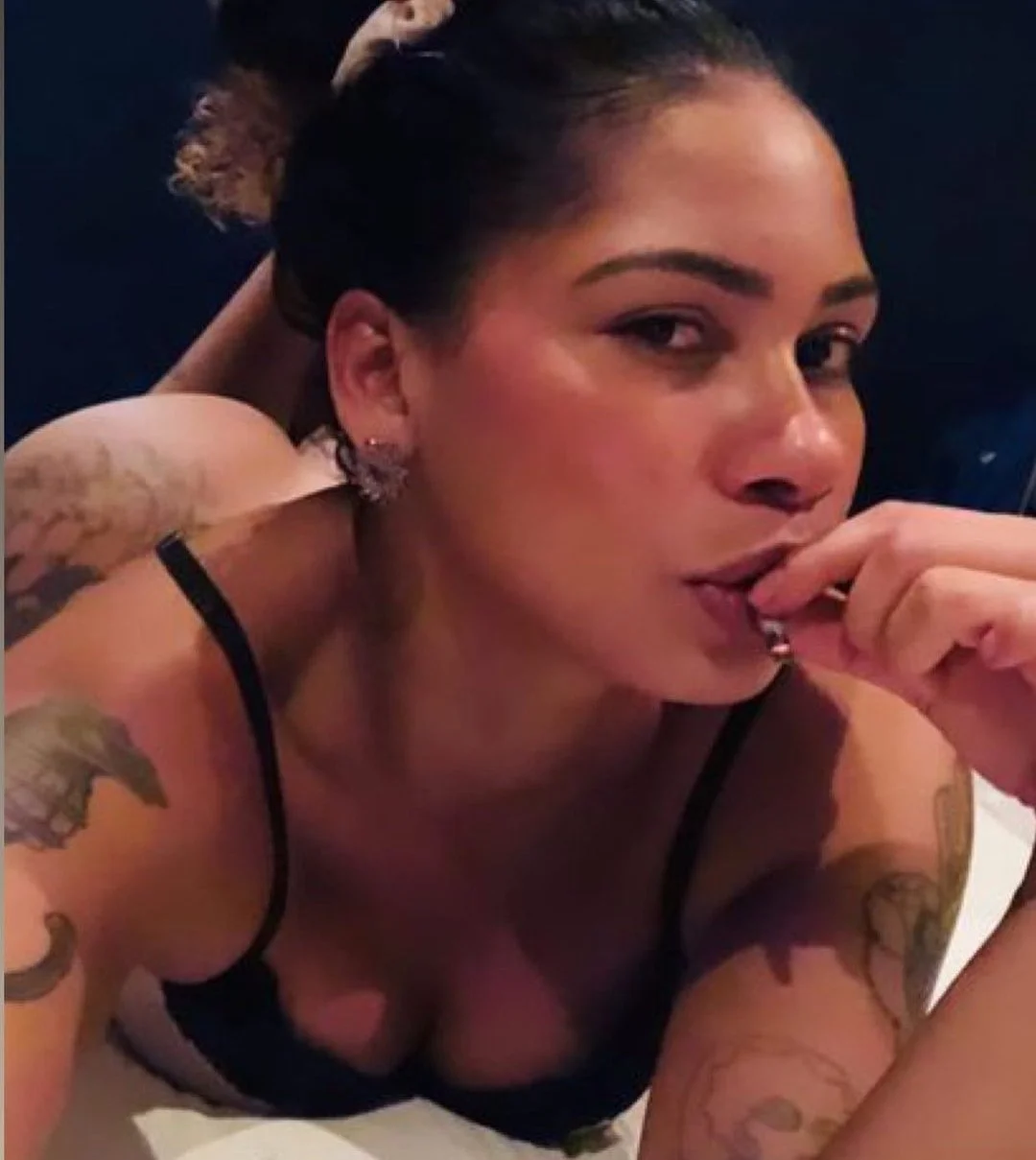 Giovana Bombom pt2 image 46