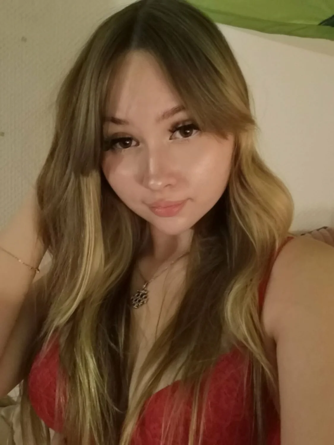 Laura image 41