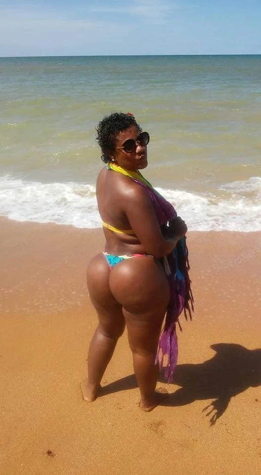 Cris Oliveira morena rabuda image 13