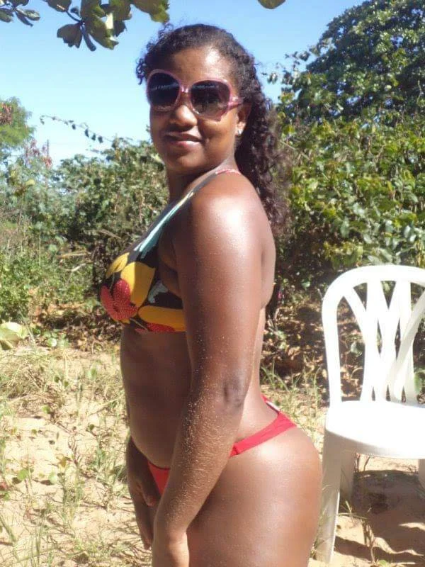 Cris Oliveira morena rabuda image 28