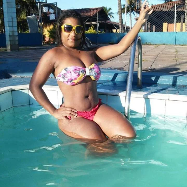 Cris Oliveira morena rabuda image 35