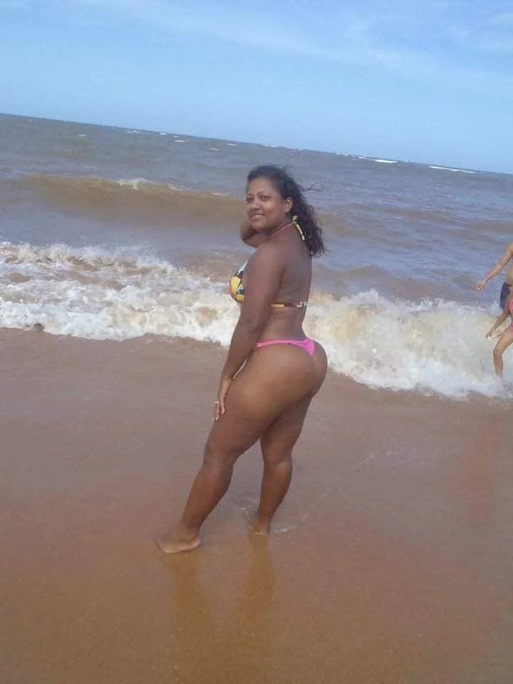 Cris Oliveira morena rabuda image 41