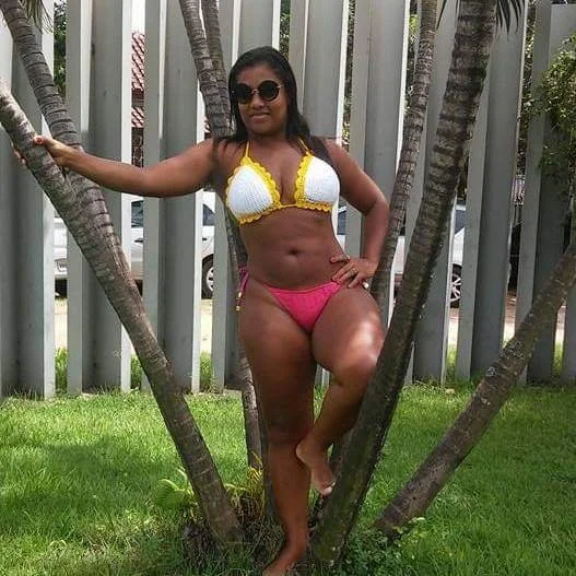Cris Oliveira morena rabuda image 8