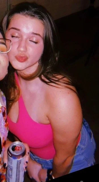 two cute college freshman besties image 22
