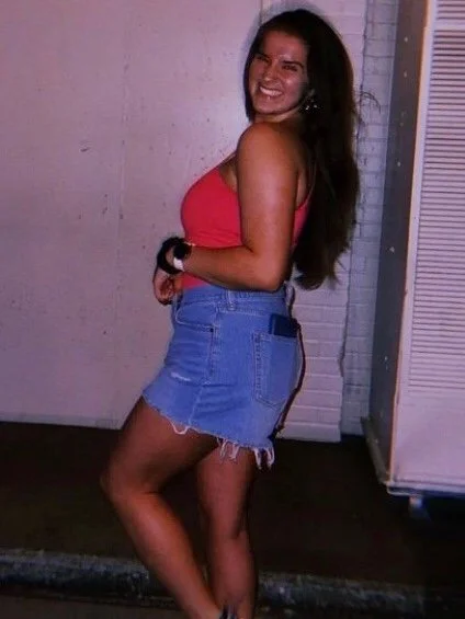 two cute college freshman besties image 40