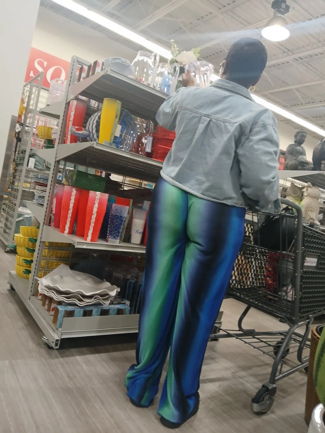 Black mommy VPL wedgie image 8