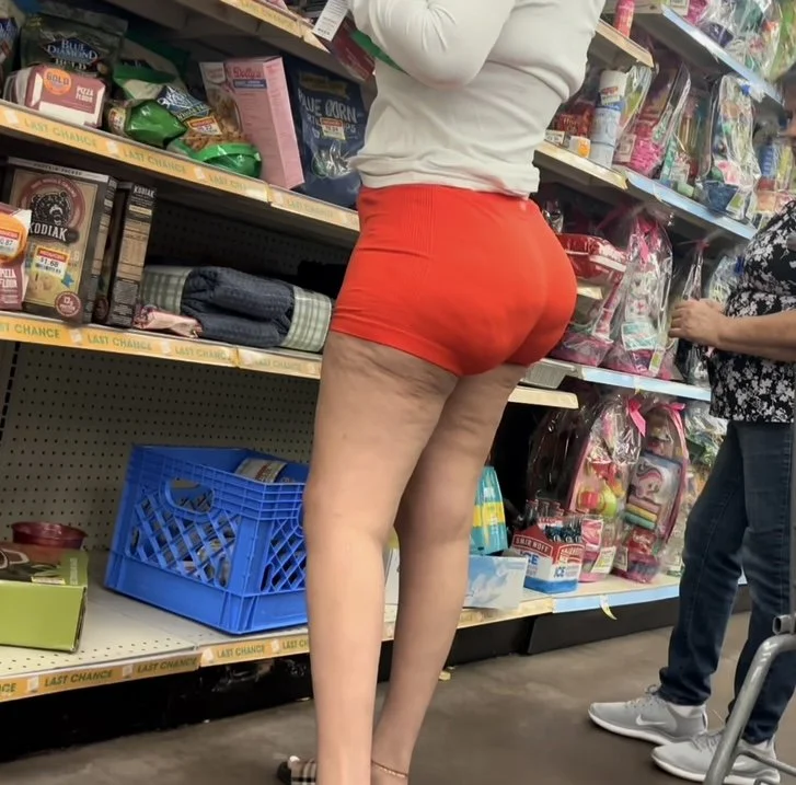 Absolutely amazing Latina Milf with BBL in tight shorts and sandals creepshots image 13