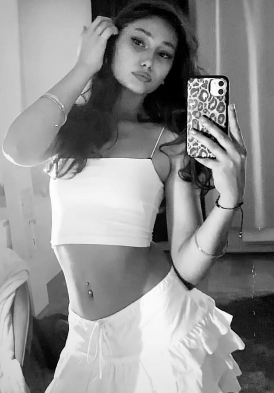 Jolina tight 18 yr old slut image 4