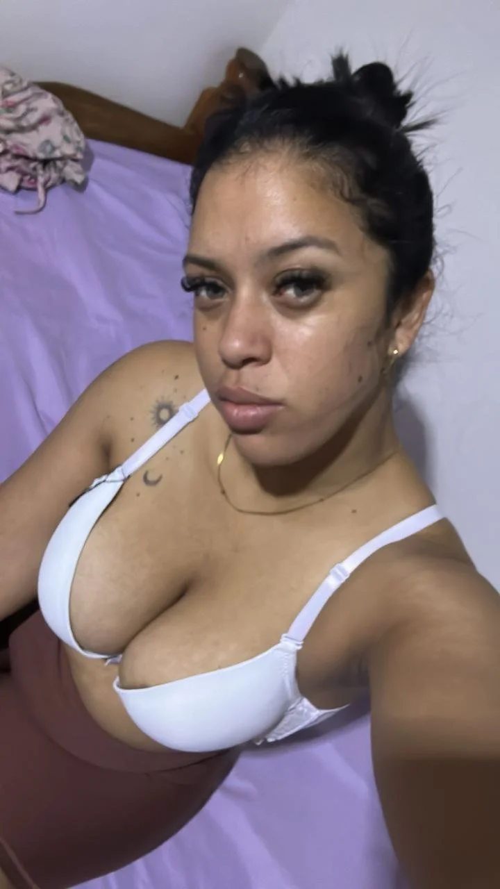 Hermos morochita puta image 18