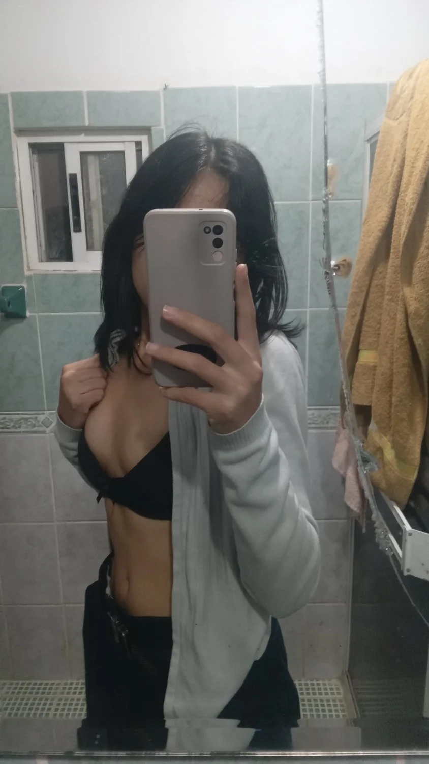 Puta novinha delicia foi vazada mostrando tudo pro ficante que mandou vazar! novinha, vazou, vazados image 15
