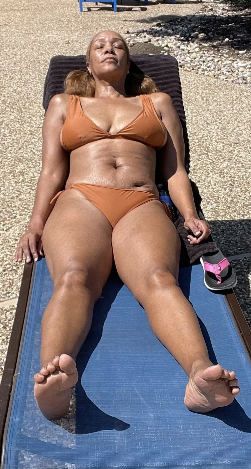 EBONY MATURE SANDRA image 13