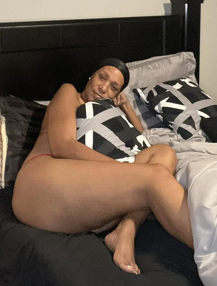 EBONY MATURE SANDRA image 50