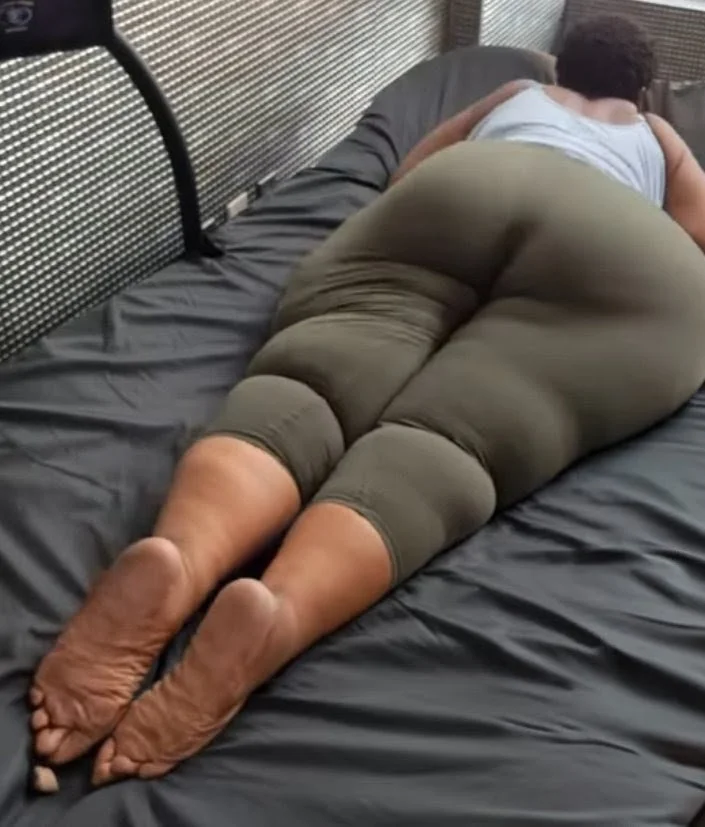 Mature big booty Brenda 💦😍💦😍💦 image 5
