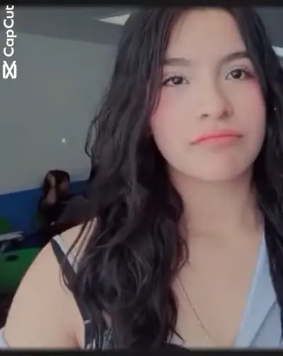 A las Universitarias de México llamada Vania bisexual, gusta chupar tetas y verga al mismo tiempo cover image