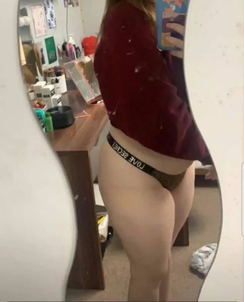 Blonde Shortie With A Loose Wet Pussy image 2