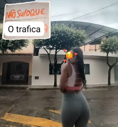 Putinha maconheira na siririca, puta arrombadinha doida pra levar rola cover image