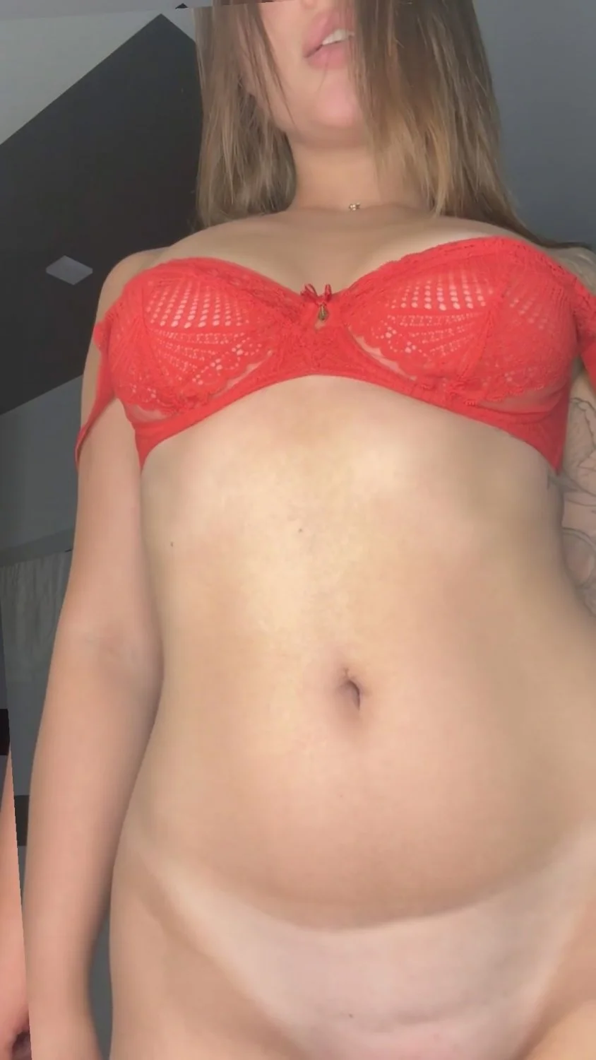 🔞 Sexy petite body sexy teasing naked wet pussy 🍑💦 OF now image 5