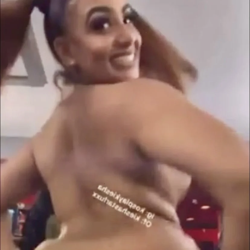 Stripper on ig live showing off that FAT AZZ n Pretty pussy from the back main image