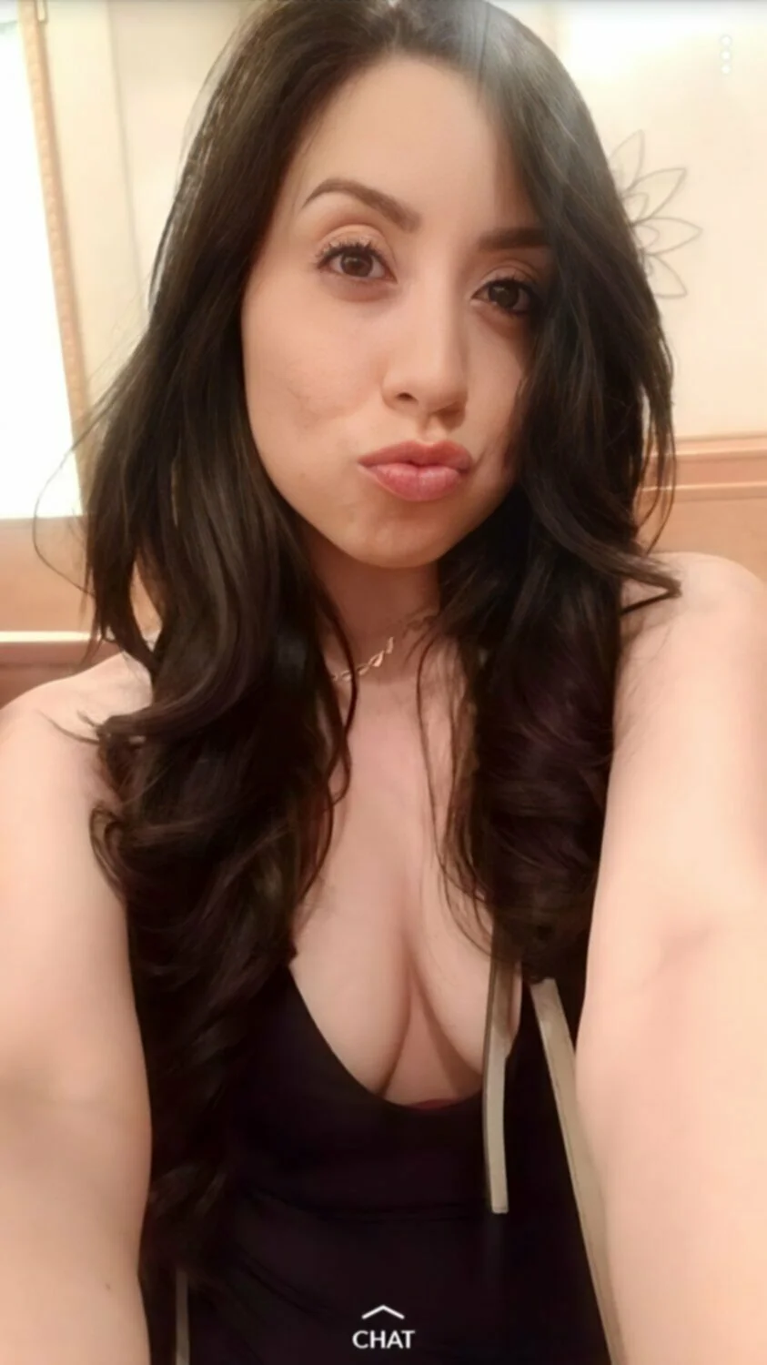 Sexy milf ready to be shared image 18